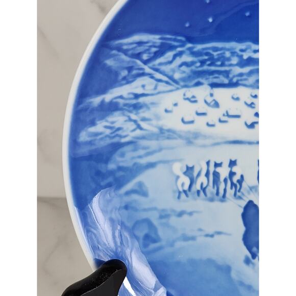 Royal Copenhagen Christmas in Greenland 1972 Wall Decor Plate 7" Denmark Vintage - Picture 7 of 13